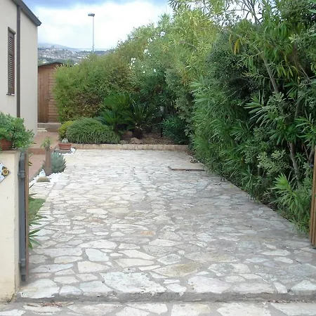 Libeccio - Con Giardino E Piscina Condominiale 度假居 库斯托纳奇