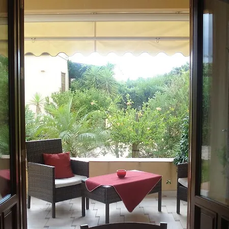 Libeccio - Con Giardino E Piscina Condominiale 库斯托纳奇