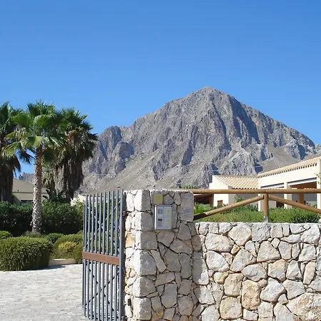 Libeccio - Con Giardino E Piscina Condominiale *